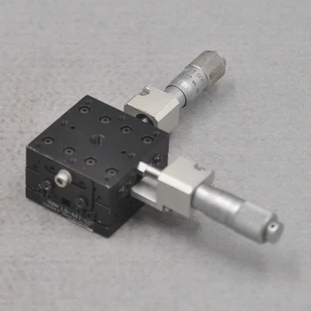 

CHUO XY axis two-dimensional LD-447-C2 optical manual high precision displacement fine-tuning sliding table aluminum 40 * 40mm
