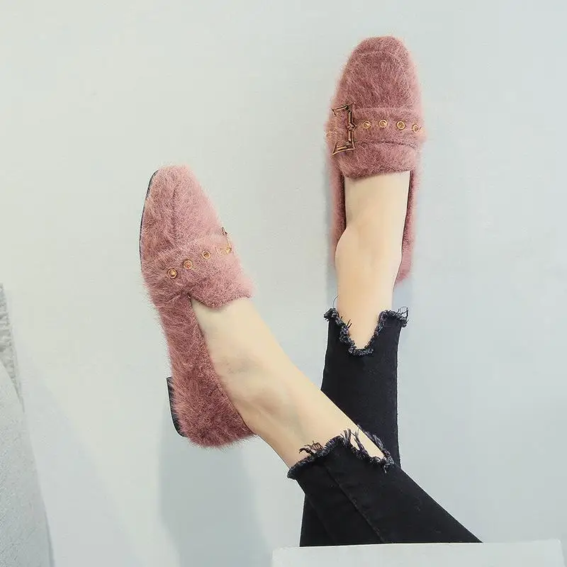 Winter Women Flats Shoes Warm Fur Plush Slip On Loafers Lady Warm Shoes Plus Size Fashion Rivet Moccasins Footwear Zapatos Mujer - Цвет: Розовый