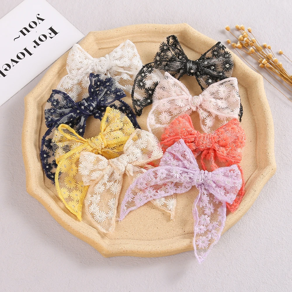 36pc/lot 5inch Embroidery Hair Bow Headband Baby Girls Lace Bow Hair Clips Newborn Curled Edge Bow Nylon Headbands Hairpins streetwear woman summer flower bud waist white denim shorts 2023 new loose contrast color curled pants a line hot pants female