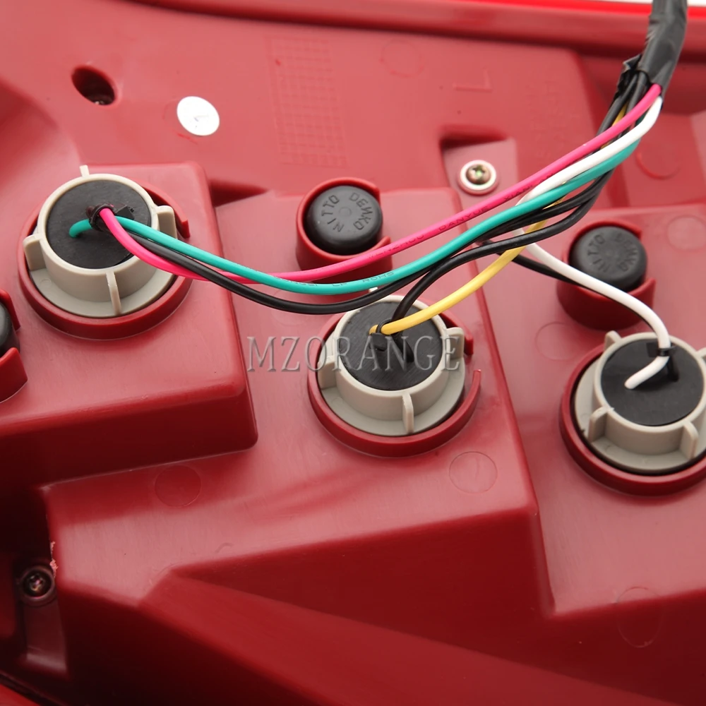 MZORANGE rear tail light for Suzuki for Swift 2008 2009 2010 2011 2012 2013 2014 Rear Lamp Signal B