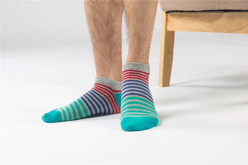 Модные повседневные мужские носки для отдыха; Calcetines Hombre; сезон весна-лето; носки в разноцветную полоску; не воняющие носки; Подарочная коробка; 5 пар в упаковке