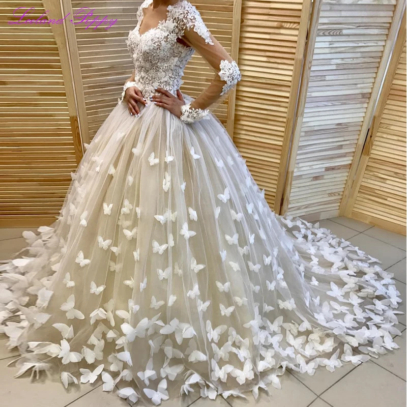 

Elegant Women's Ball Gown V-neck Lace Appliques Wedding Dresses 2019 Floor Length Long Sleeves Bridal Dress Chapel Train