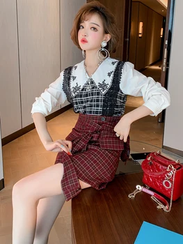 

Fashion embroidery lapel check lace stitching shirt sleeve top + plaid half skirt suit female 2020 early autumn new