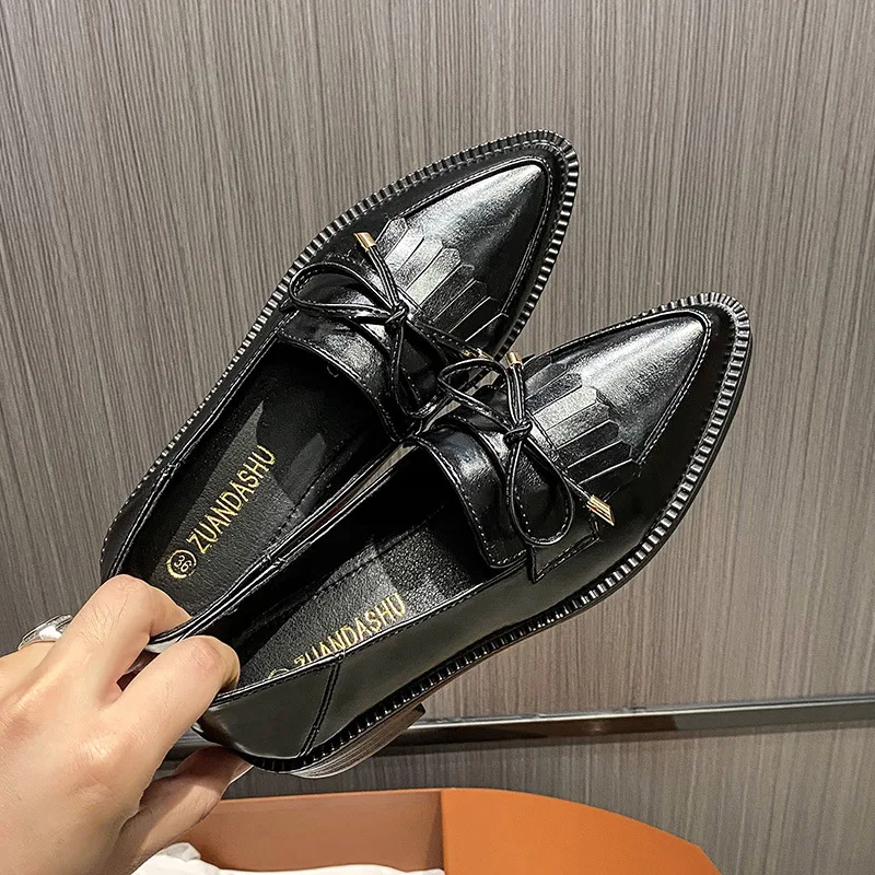 2022 Spring designer shoes British wind system with tassel flat single patent leather shoes big yards of shoes