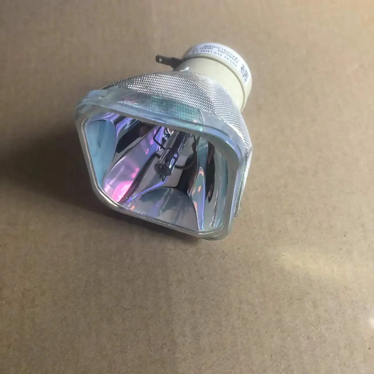 

Replacement Original Latest Versio Projector Lamp UHP 215/140W 0.8 For Donview DVB-WX370C DVB-X270C DVB-X320C DVB-X360C DVB-X420