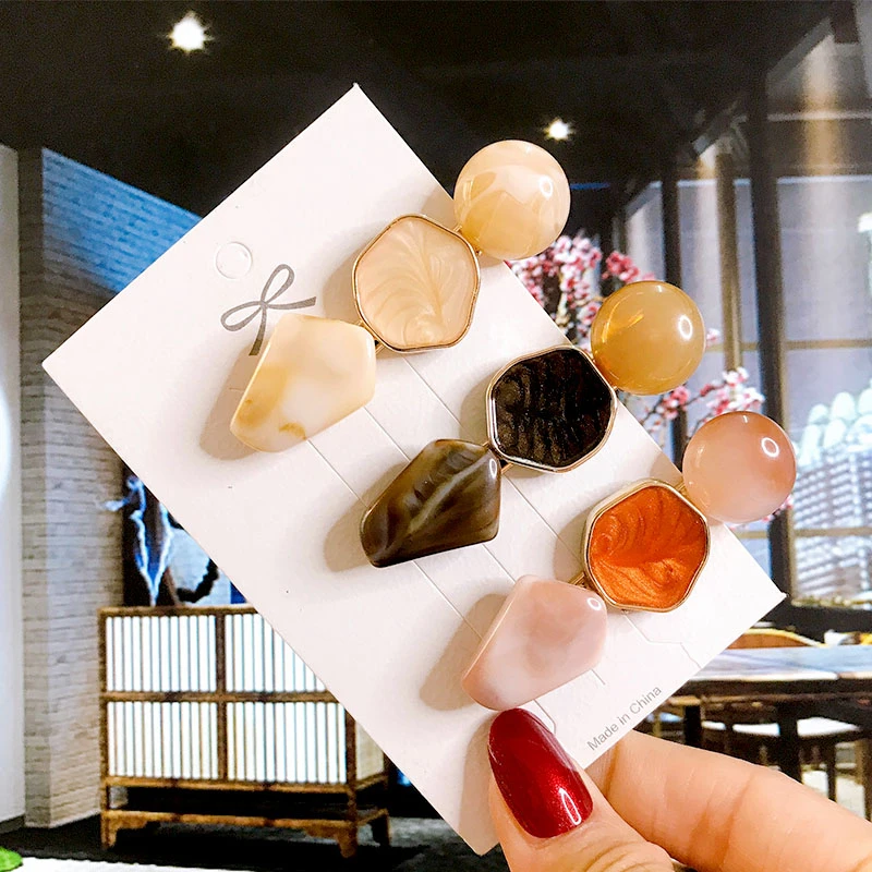 Рисунок 2 - Женские заколки-пряжки в Корейском стиле