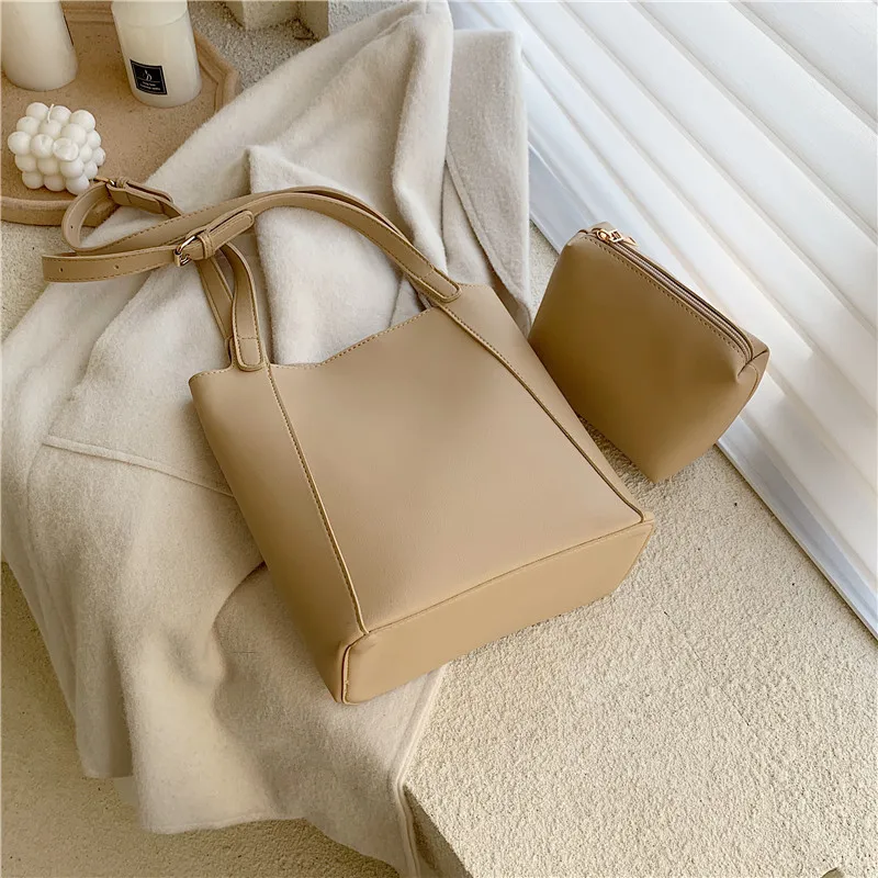 

Origional South Korea Bucket Bag Simple Solid Color Pu Hide Substance Joint Ol Commuting Different Size Bags Khaki Trend Shoulde