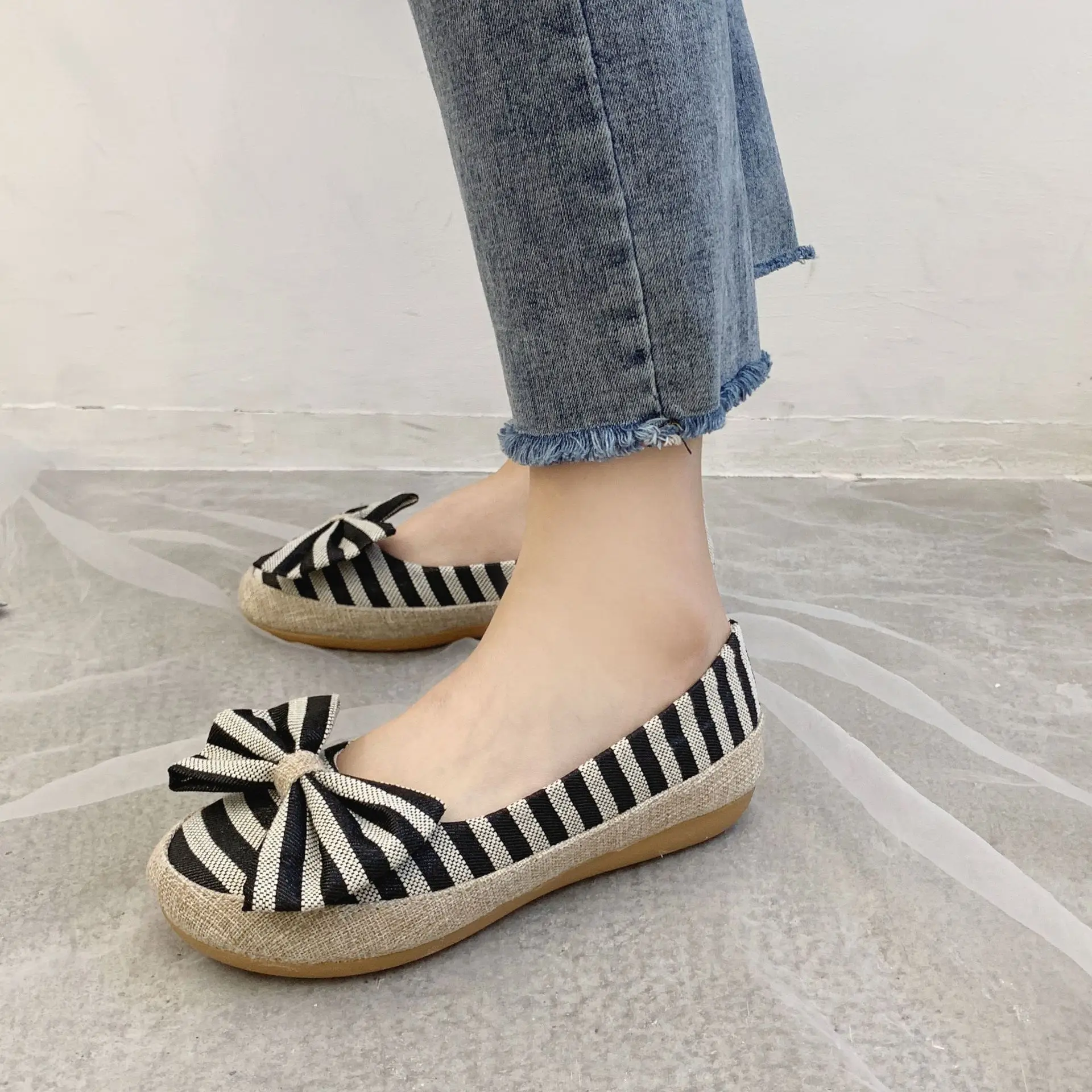 Fashion Canvas Flats Shoes 2020 Spring Autumn New Shallow Mouth Bow Slip On Stripe Soft Shoe Comfortable Womens Flat Shoes