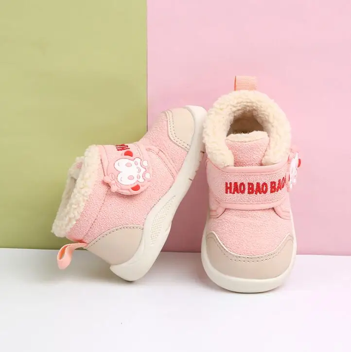 pink Зимние ботинки для маленьких детей; теплые плюшевые ботинки для мальчиков и девочек; мягкая хлопковая обувь с героями мультфильмов для младенцев - Цвет: pink