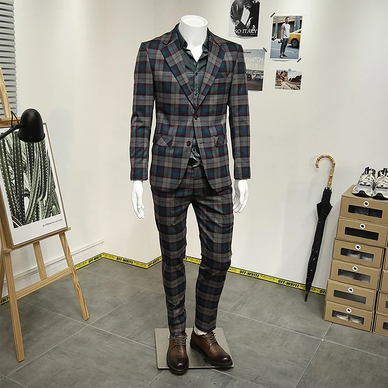 

Red Plaid Men Suits Set Fashion Wedding Groom Wear Blazer + Pant Sets England Style Casual Slim Suit Suitable For 4 Seasons Plus