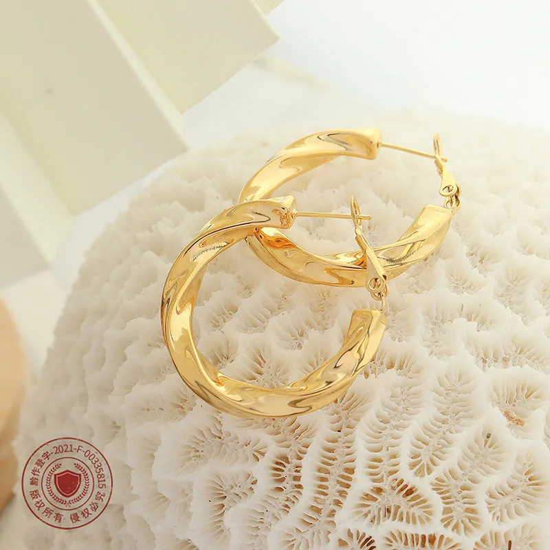 GHIDBK Gold Color Ridged Latitude Stripes Hoop Earrings For Women Thread  Gear C Shaped Earring Ins Style Mininmalist Jewelry - AliExpress