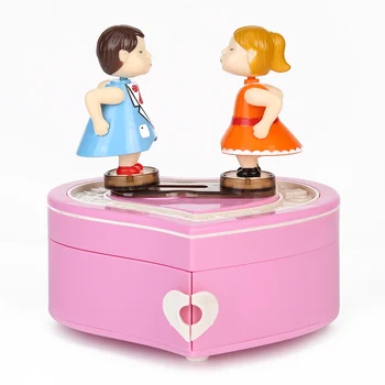 

Kissing Couple Doll Music Box Classic Radio Player Clockwork Jewelry Box Girls Hand Crank Music Mechanism wedding Christmas Gift