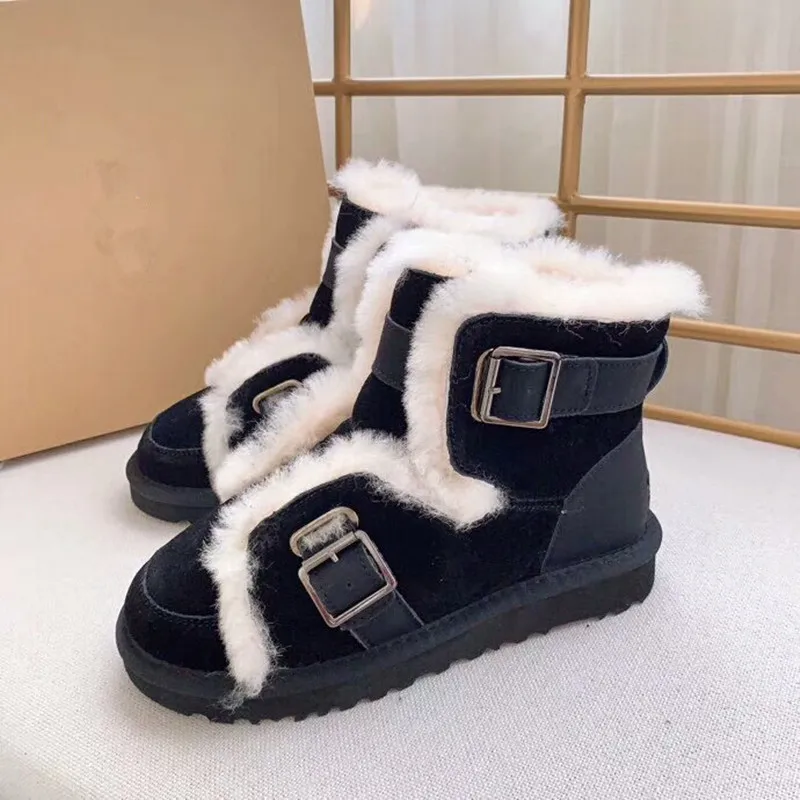 Women's snow boots Winter big size thick bottom warm ankle boots Winter new fashion leather wool motorcycle Martin boots boty