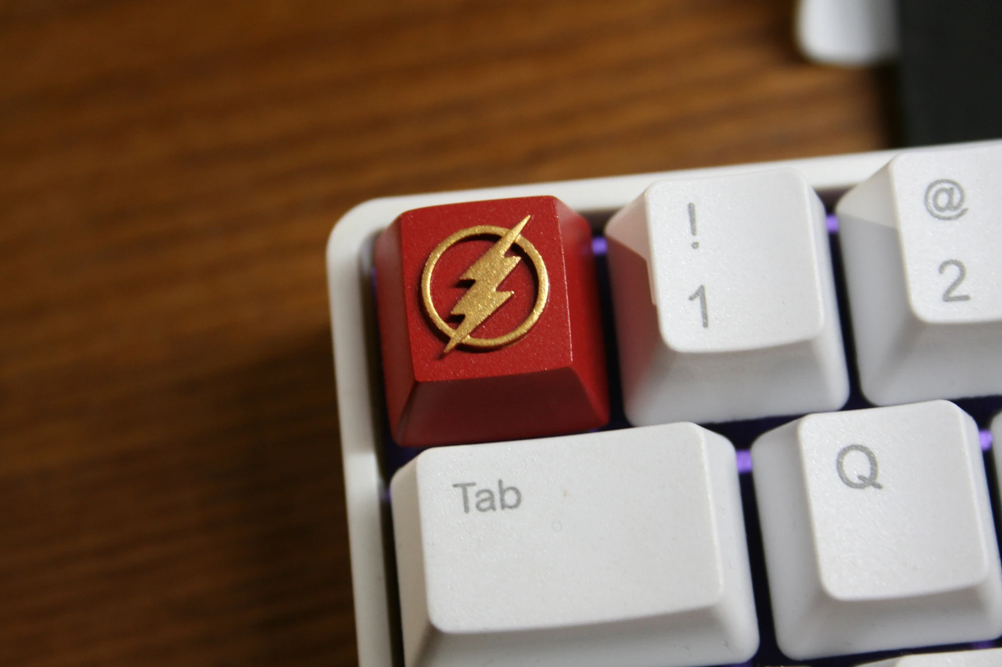 Feito à Mão Keycap para dc Super-herói o Flash Resina Personalizado Chave Boné 3d Estereoscópico Teclado Mecânico 1pc - Imagem 3