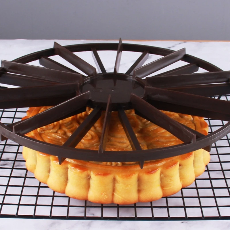 CakePortionSliceMarker1012PieceEqualPortionRoundCakeBread