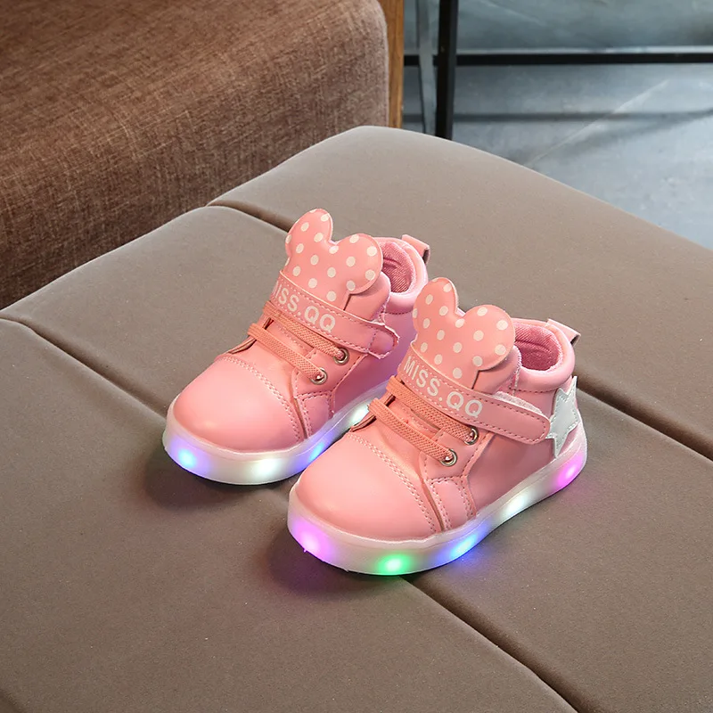 Детские светящиеся кроссовки для маленьких девочек; светящаяся спортивная обувь с героями мультфильмов; Светодиодный свет; обувь для детей ясельного возраста; легкая обувь - Цвет: Розовый