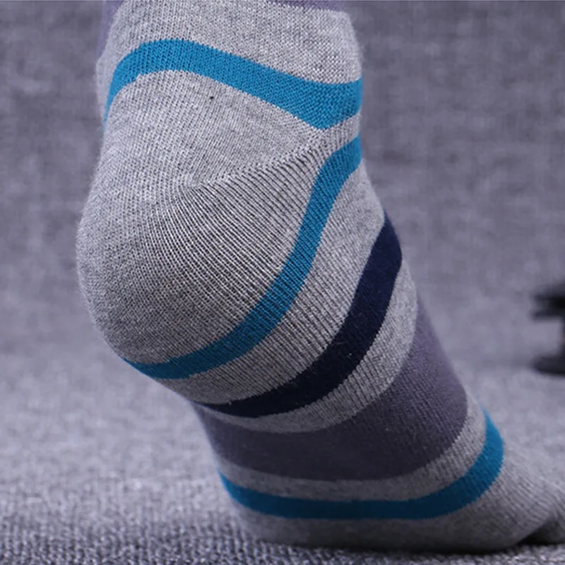 Мужские 5 пять пальцев носки хлопчатобумажные носки до середины икры толстые удобные полосатые повседневные спортивные носки Модные чулочно-носочные изделия 5 цветов 39-45