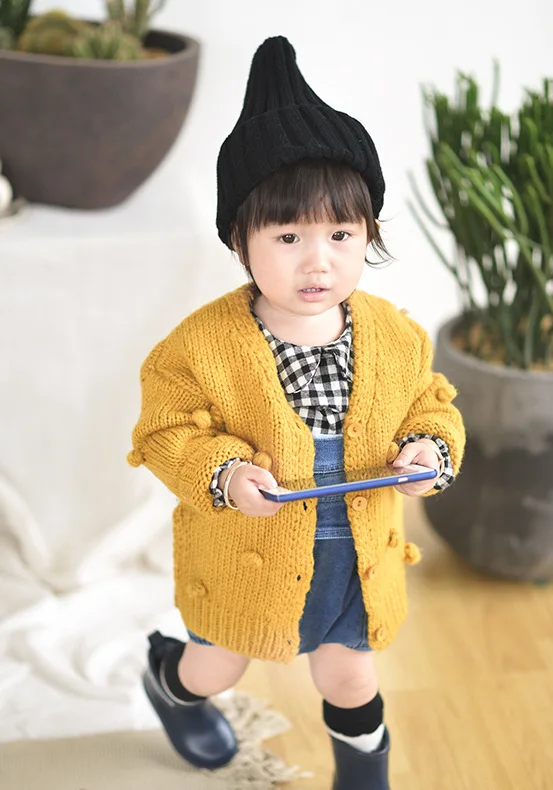 Focusnorm/Новинка года; модный свитер для маленьких девочек; сезон осень-зима теплая вязаная зимняя куртка с объемным шариком и v-образным вырезом