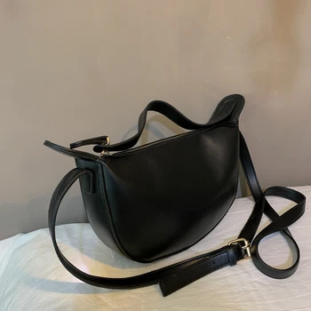

2020 net red new versatile bag women's ins super hot fashion texture girl's one shoulder cross over Hong Kong style fashion bag