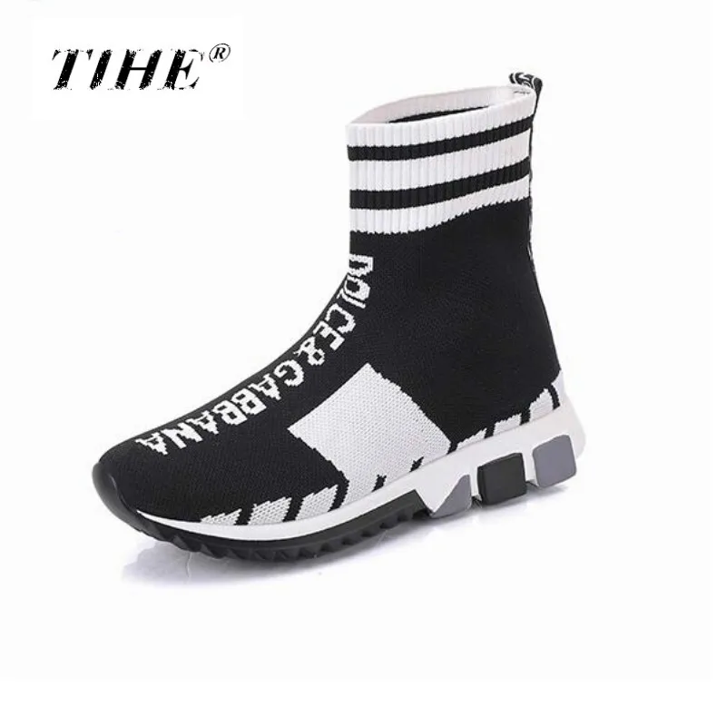 

2020 New Trend Spring Outdoor Non-slip Original Sneakers Gym Sports Fitness Shoes Breathable Women Running Shoes Plus Size 35-41