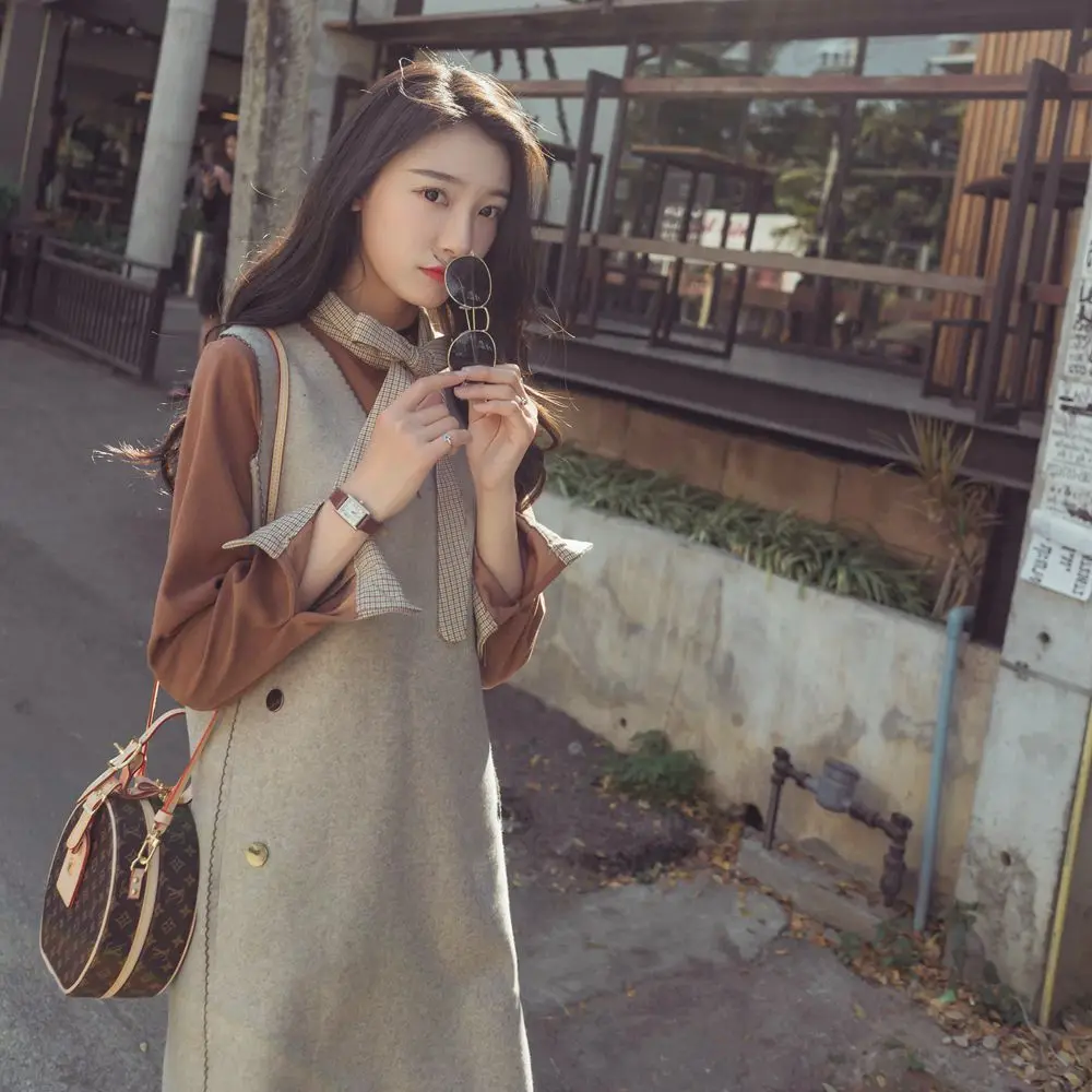 

Photo Shoot Spring New Style WOMEN'S Dress Retro England V-neck Vest Dress Bow Long-sleeved T-shirt Two-Piece Set