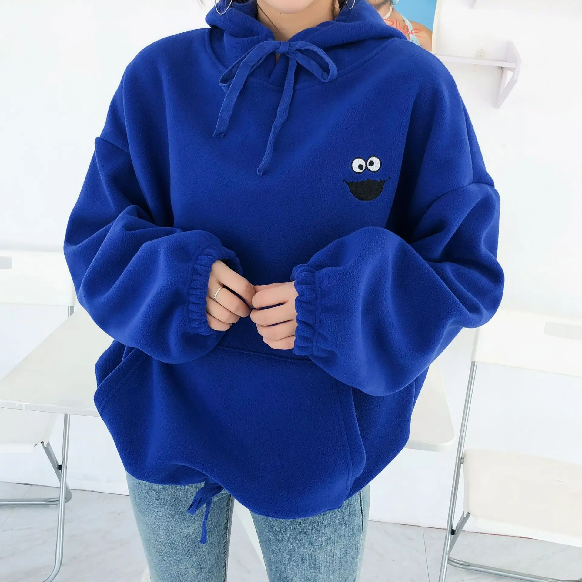 Серый свитер Женщины o-образным вырезом с длинным рукавом растительный цветочный