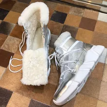 Женские ботинки зимние бархатные зимние ботинки из искусственной кожи Дамская обувь до щиколотки теплые меховые Нескользящие Серебристые ботинки на плоской платформе со шнуровкой