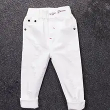 Детские джинсы для мальчиков; белые повседневные брюки для больших мальчиков; сезон весна-осень; узкие брюки с надписями и вышивкой