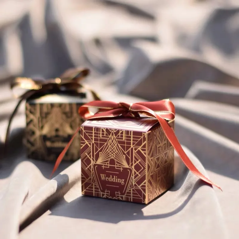 

50pcs/lot Wedding Party Favors Boxes And Packaging Square Gift Boxes 6.2x6.2x6.2cm Sweet Candy Paper Box Small