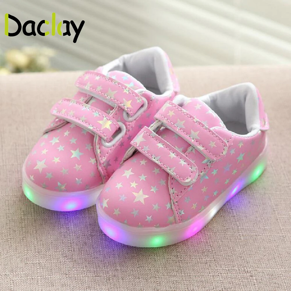 

Daclay Kids Led Shoes Boys Girls White Shoes with Star Design Non-slip Luminous Sneakers for Kids