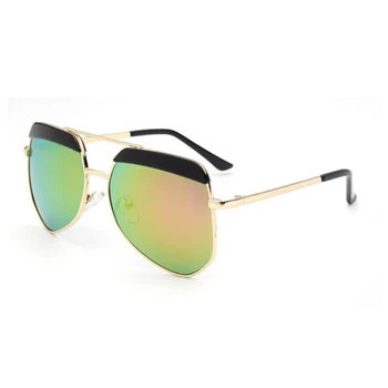 

Fashionable Women's Sunglasses Modern Retro Triangle Frame Brand Design Sunglasses Carved Shelf Celebrity Street Shot Props