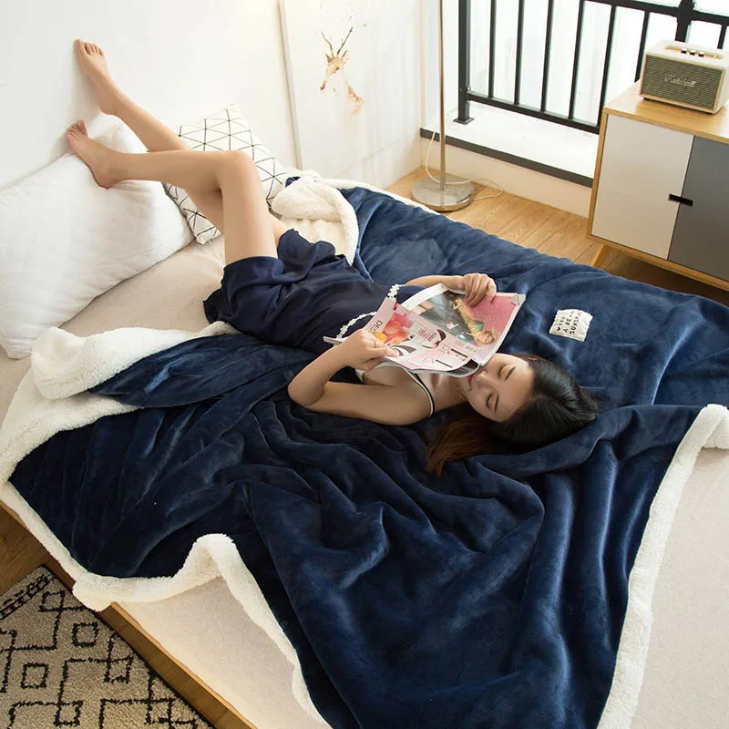 Фланелевое Одеяло в европейском и американском стиле, теплое и удобное серое синее одеяло для дивана, покрывало, одеяло для туризма - Цвет: navy blue