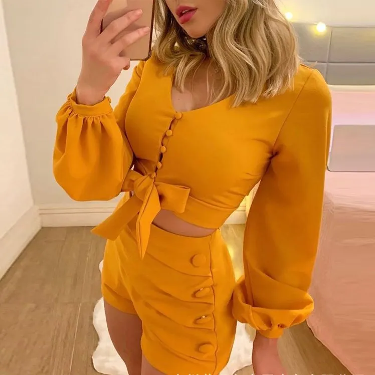 

Fashion Two Piece Outfits Women Long Sleeve Matching Sets V-Neck Cropped Top And Shorts Set