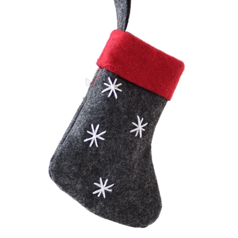 Wool Felt Christmas Stocking Gift Bag Christmas Tree Hanging Decoration Portable Mini Candy Bag Ornament - Цвет: 1