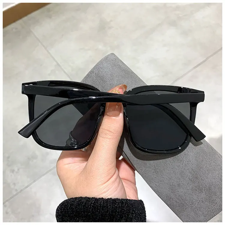 2021 Classic Vintage Square Sunglasses Women Oversized Sunglasses Women Men Retro Black Luxury Sun Glasses Goggle Oculos UV400 square sunglasses women