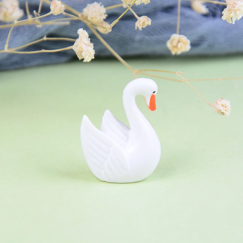 2pcs 2.1cm x 2.7cm Мини фигурки животных микро фигурки DIY игрушки миниатюрная садовая фигурка птицы кран черные игрушечные Лебеди для детей - Цвет: 2pcs 2.1cm x 2.7cm