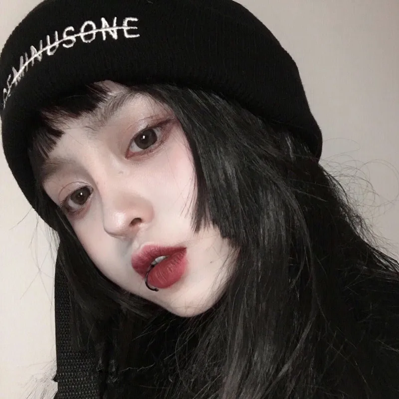 Hz-2019-Nieuwe-Titanium-Punk-Clip-Geen-Gat-Op-Fake-Body-Neus-Lip-Ringen-Unisex-Neus.jpg_.webp_Q90.jpg_.webp_.webp (1)