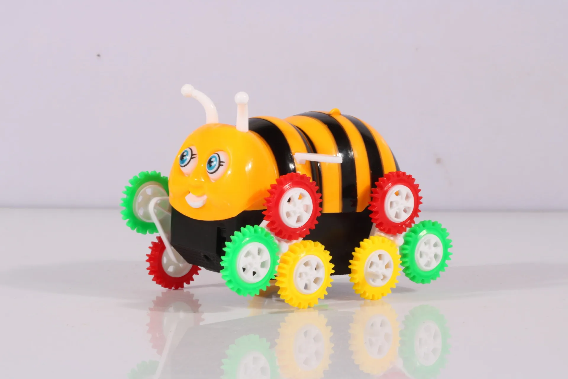 Странная Новая игрушка,, наклонная маленькая пчелка, Детская развивающая Электрическая универсальная игрушка, заводская цена
