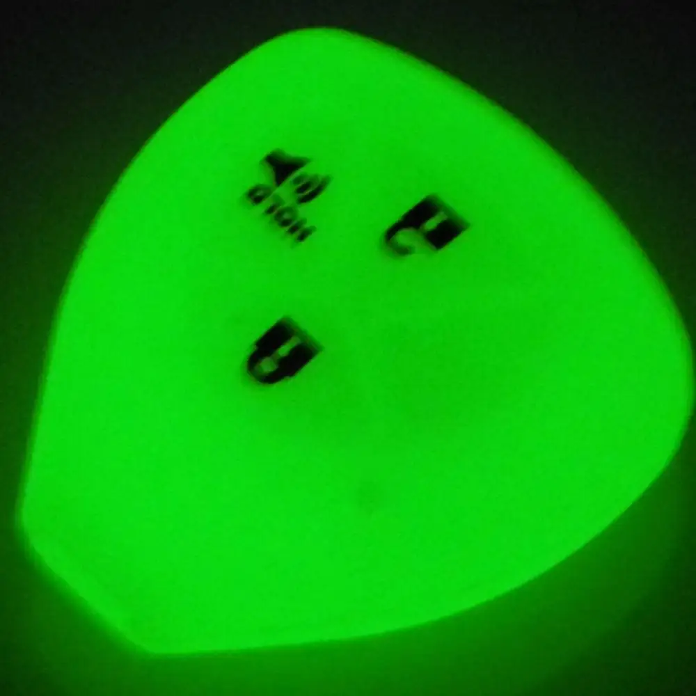 Fluorescent white Jingyuqin 10 шт. 3-кнопочный пульт ДУ силиконовый для ключа автомобиля протектор для пластиковая пилочка для ногтей Vivi REIZ корона RAV4 - Название цвета: Fluorescent white