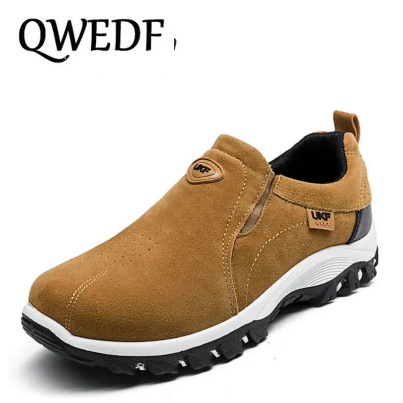 Beste QWEDF 2018 Mode Comfortabele Casual Schoenen Loafers Mannen Schoenen Kwaliteit Split Lederen Schoenen Mannen Flats Hot Koop Schoenen CC 091