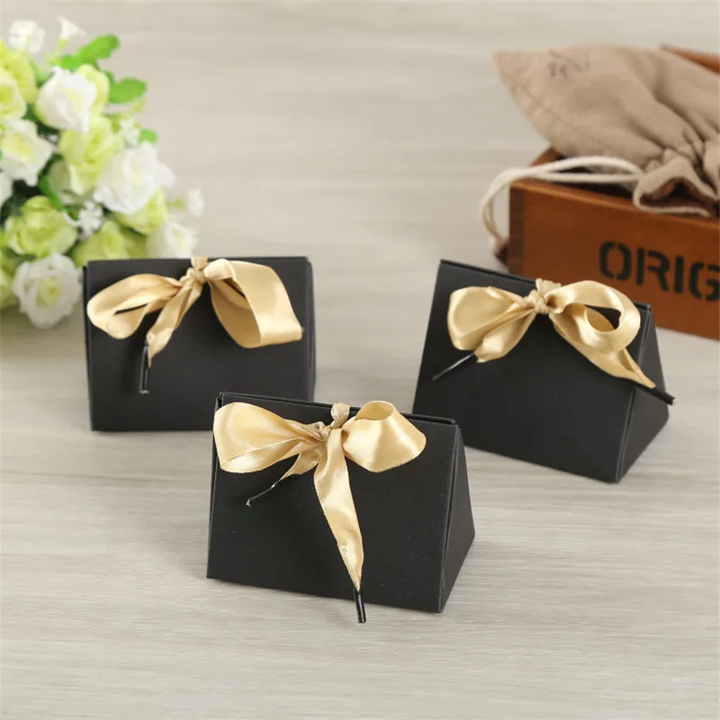 

Mini Triangular Bow Jewelry Lipstick Packaging Kraft Paper Boxes Candy Bags Wedding Favors Gift Box For Guests Wedding Supplies