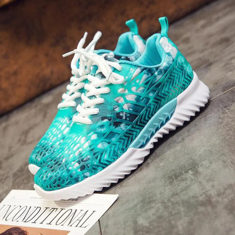 

Summer Breathable flats Women Walking Shoes Outdoor Mesh Running Shoes Comfortable Light Weight Flats mother shoes women