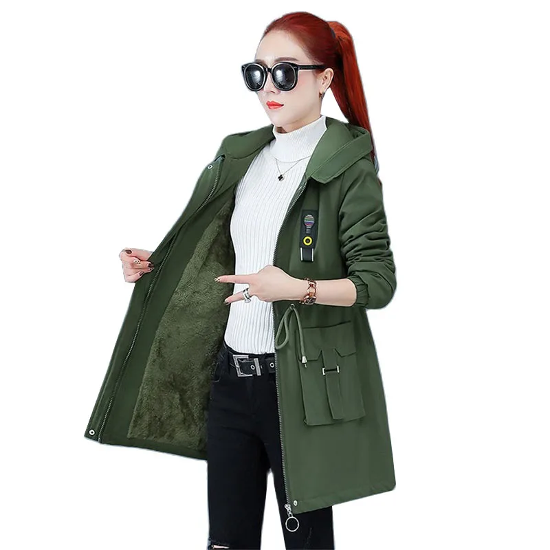 Женская осенне-зимняя куртка новая модель длинная бархатная утепленная