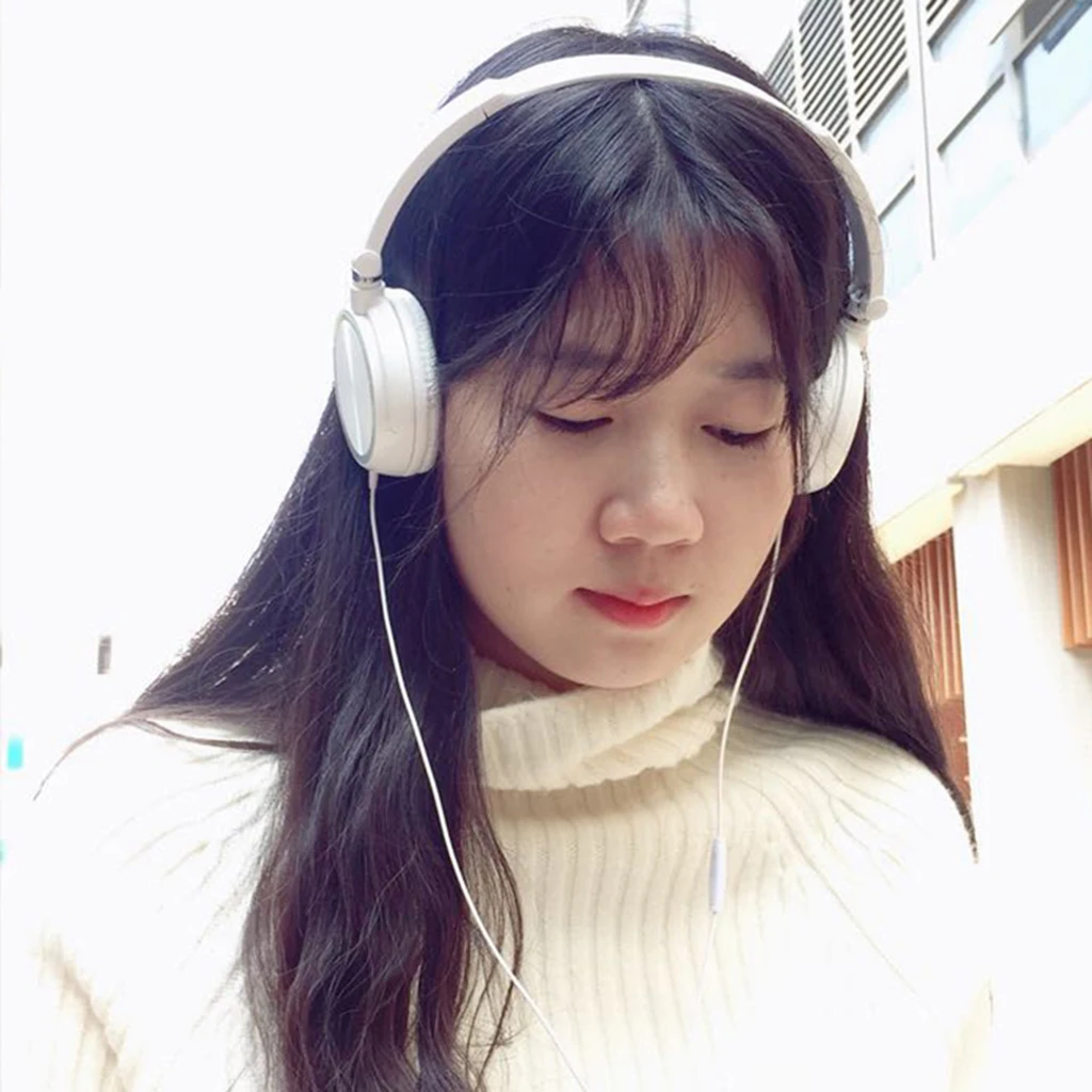 On-ear Wired Foldable Bass Headphone with Microphone 3.5mm Interface, Compatible for Smartphones, Desktop Computer and Laptop