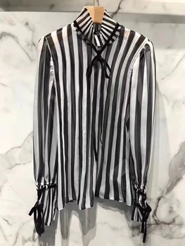 

2020 new ladies fashion trumpet long sleeve lace black and white striped top blouse 0519