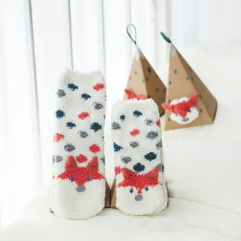 

Calcetines navidenos para el invierno Women Cartoon Christmas Socks Coral Velvet Embroidery Winter Female Sock Ano Nuevo 2021