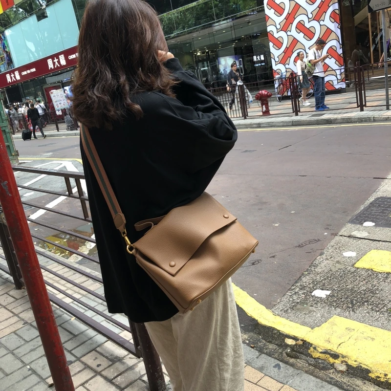 Повседневная вместительная сумка, дизайнерская сумка на плечо, роскошные матовые Сумки из искусственной кожи с широким полосатым ремешком, сумка через плечо, кошельки