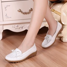 Обувь из натуральной кожи на плоской подошве женская Нескользящая Белая обувь для медсестры 5 цветов, лоферы с бантиком, женские слипоны, повседневные туфли-оксфорды