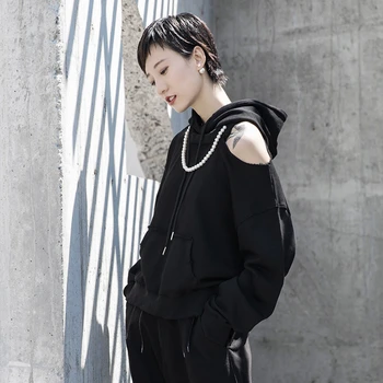 

simple Loose Fit Pearl Split Joint Off Shoulder Sweatshirt New Round Neck Long Sleeve Women Big Size Fashion Spring 2020 1R613