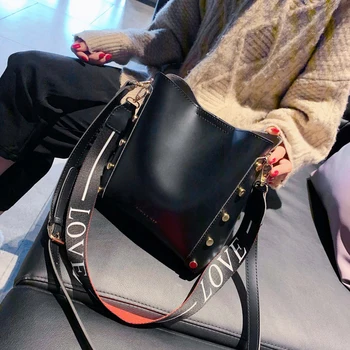 

Messenger Bag Women Bucket Shoulder Bag Large Capacity Vintage Matte PU Leather Lady Handbag Luxury Designer Black Bag Hand